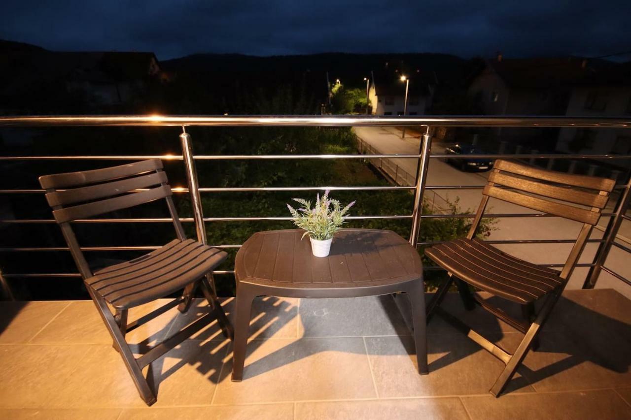 Apartman F&F Otočac Dış mekan fotoğraf