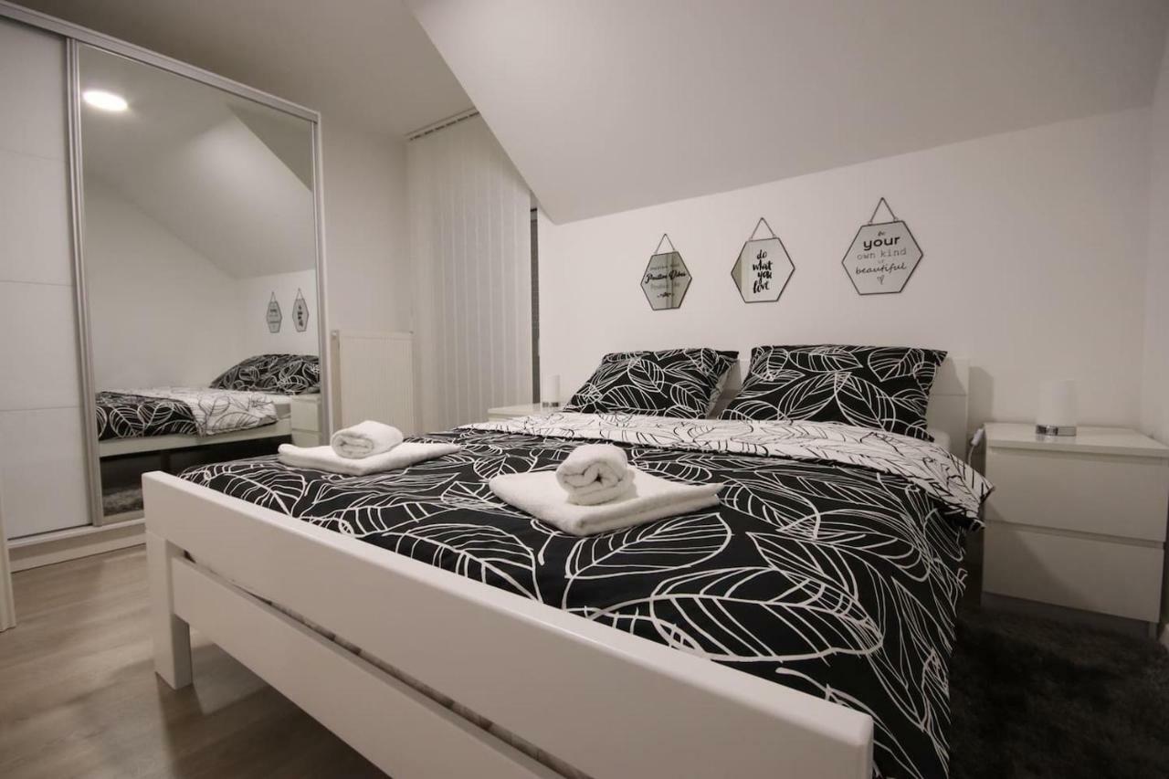 Apartman F&F Otočac Dış mekan fotoğraf